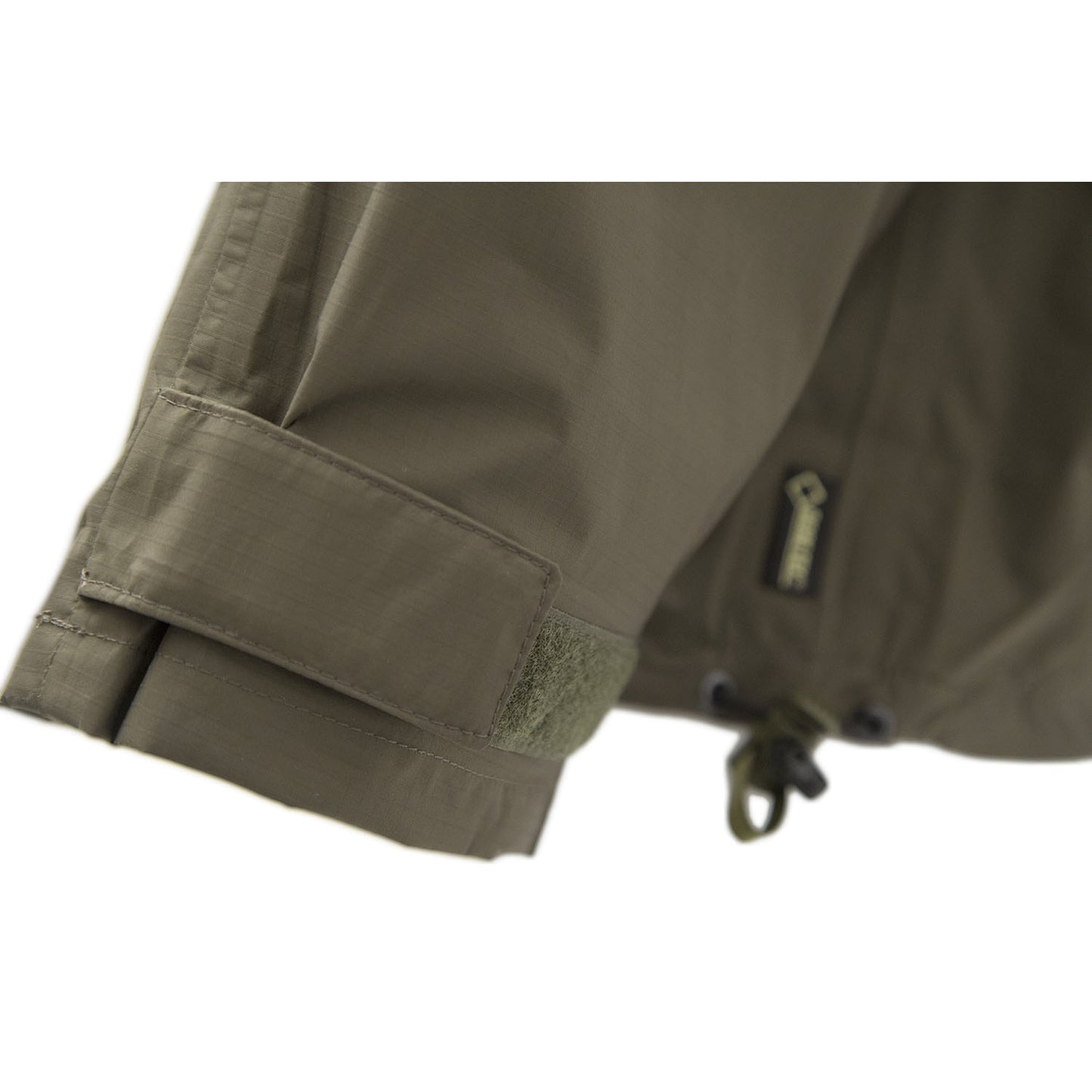 Carinthia Survival Rain Suit Jacket, olive Klettstreifen zum Verkleineren der Bündchenweite am Handgelenk